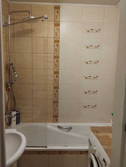 Продам трикімнатну квартиру на Скорини