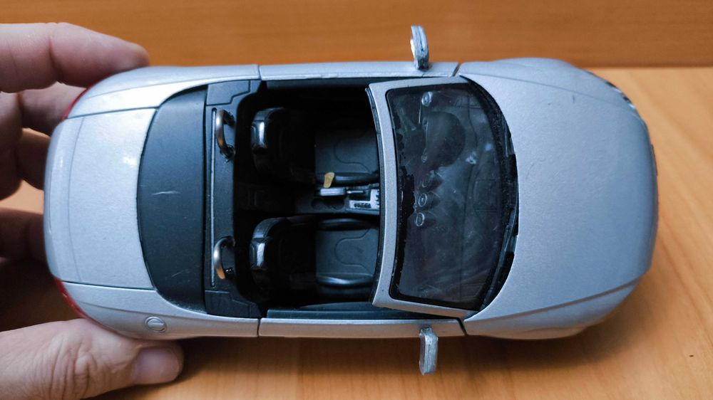 Іграшкова машинка Audi TT 1.24 Hongwell