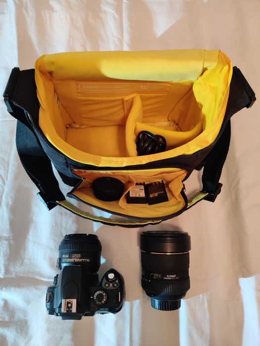 Продам супер компактний набір камеру нікон д40 50 ф2.8 12-24 ф/4.5-5.6