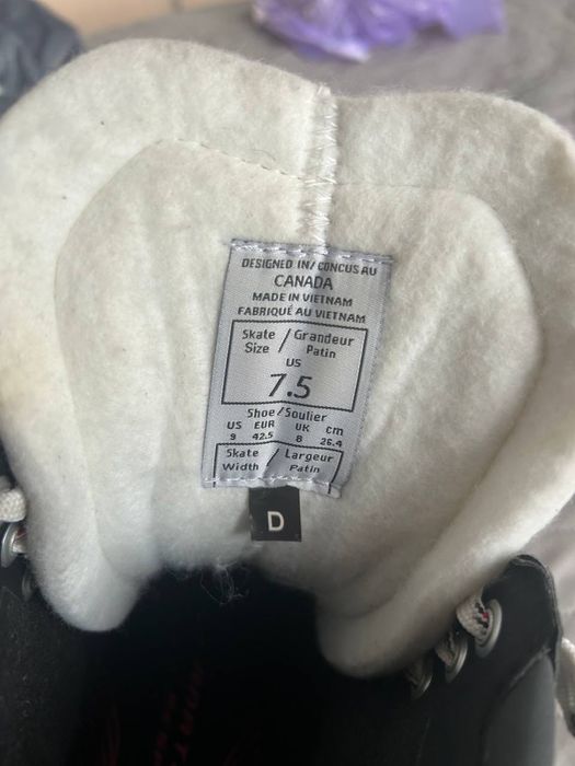 Хокейні ковзани CCM Jetspeed FT370