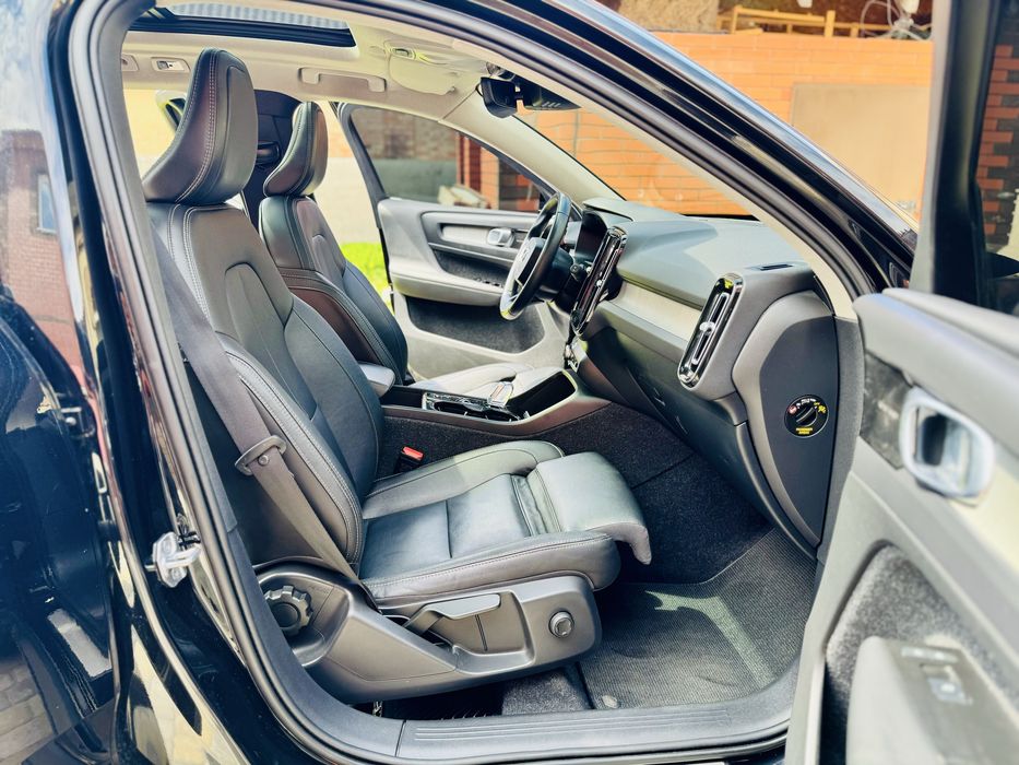 Volvo XC40 1.5PHEV AWD R-Design 2022рік Official