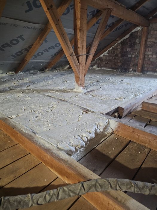 Утеплення дахів піною(ППУ),каркасників, ангари, Пінополіуретаном