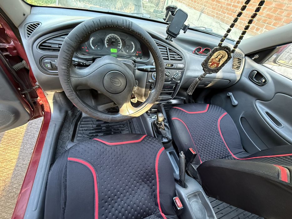 Автомобіль Zaz Sens