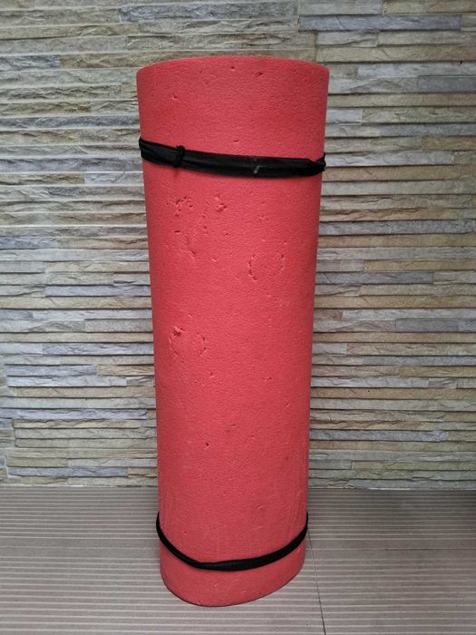 Vende-se Tapete/Colchão Vermelho