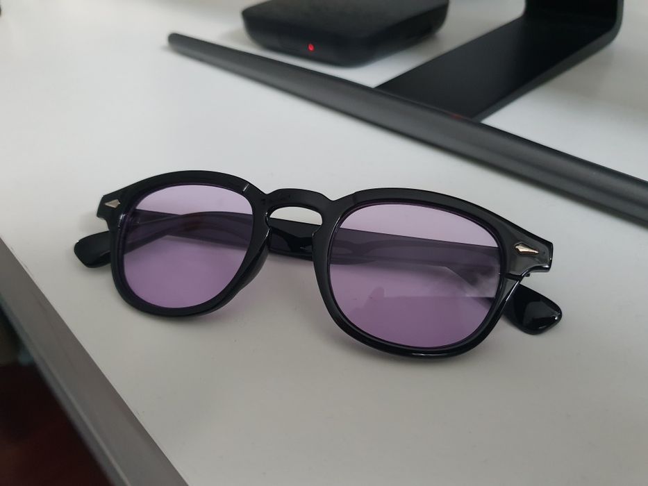 Óculos de Sol Vintage com Lente Roxa