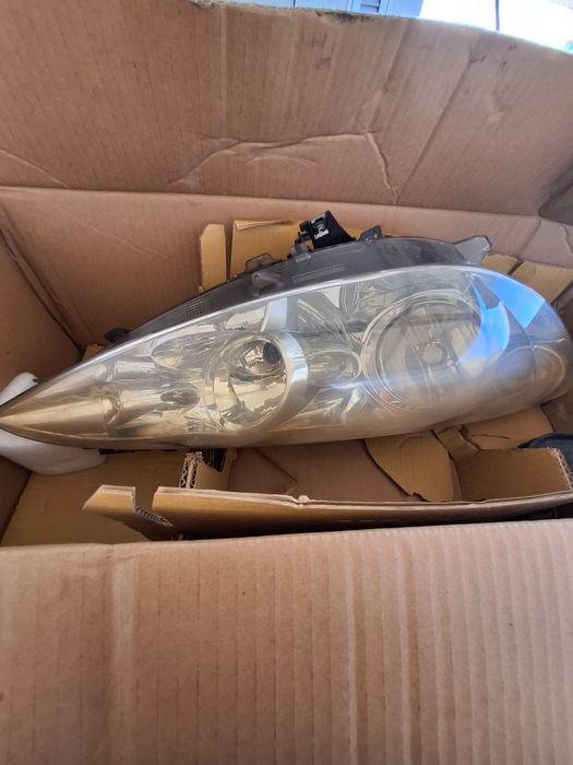 Faróis para PEUGEOT 308 SW de 2009 a 2011