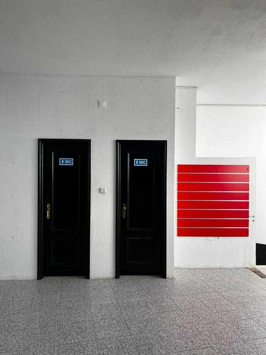 Armazém/Loja/Espaço Comercial em S. João da Madeira (161,7 m2)