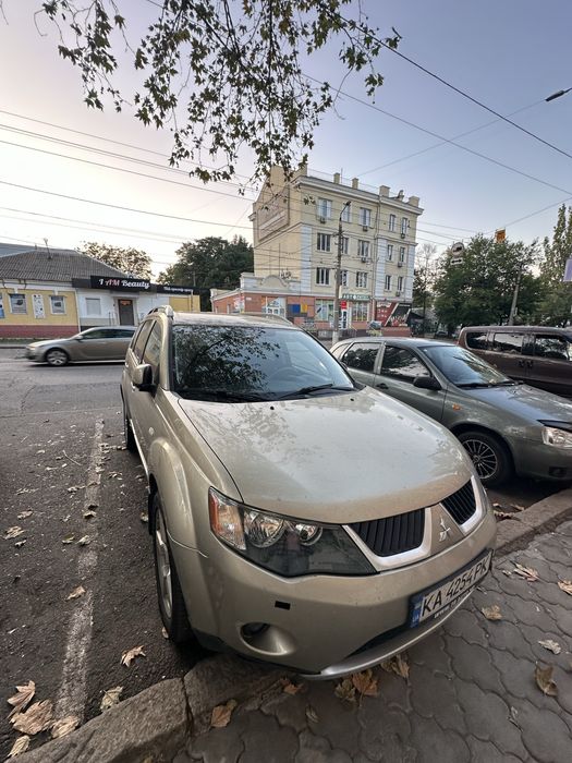 Mitsubishi outlander xl