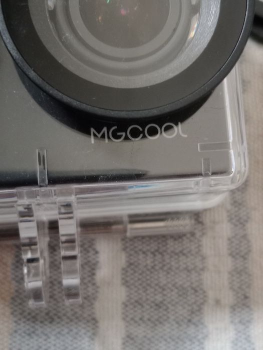 Mini câmara de filmar com pouco uso.