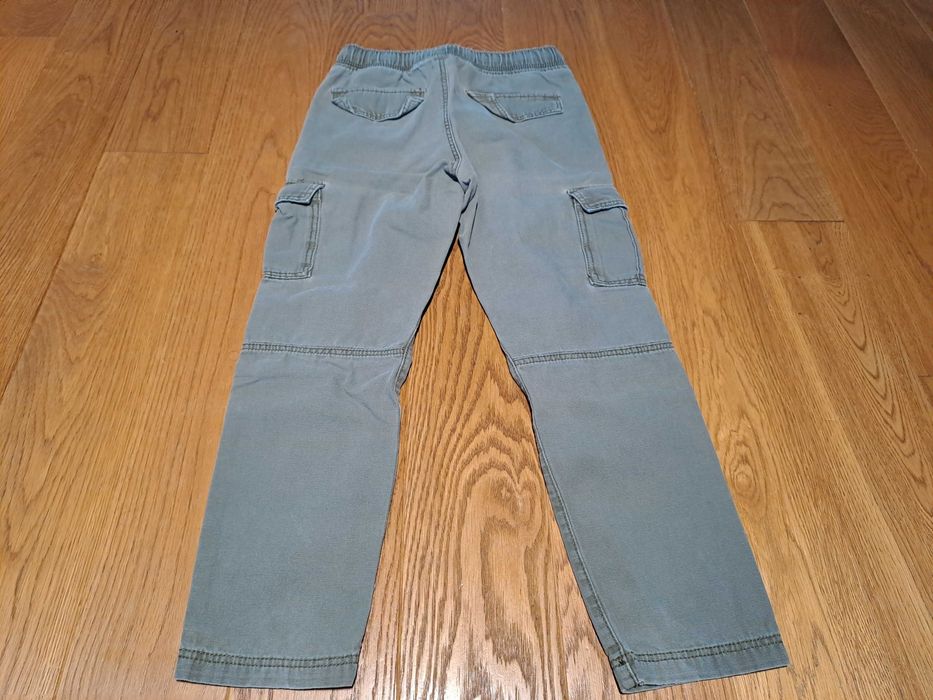 Spodnie cargo H&M, bluza Coccodrillo 134