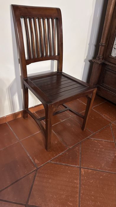 Cadeiras madeira qt 10