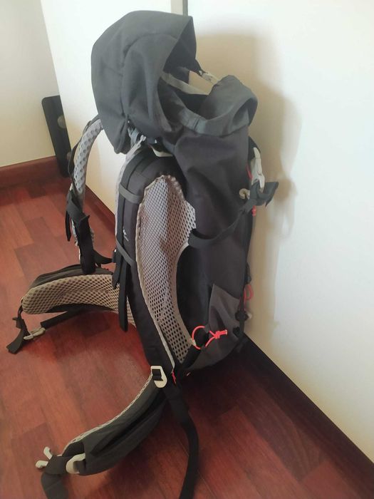 Mochila Quechua Forclaz 20 Air (Trekking/ Caminhada de Montanha)