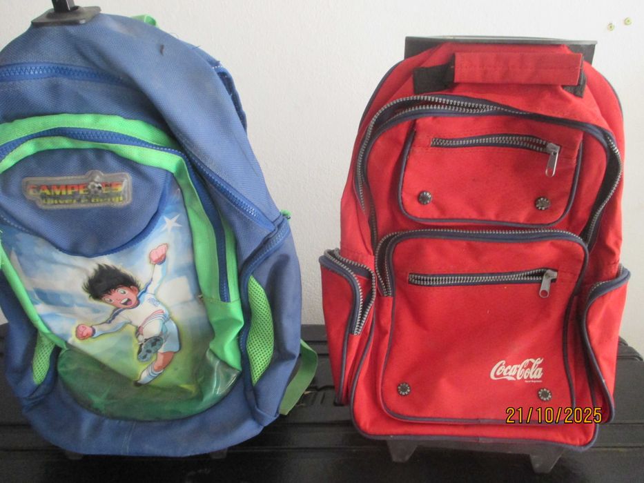 5 mochilas/trolley para criança