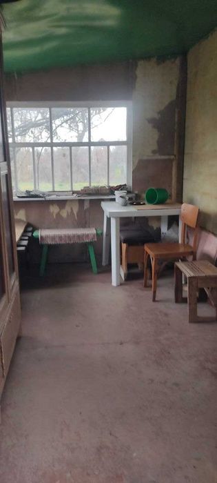 СРОЧНО!Дача в городе. Груба.Свет.Вода.Прописка.Рядом жилые Дома.+Озеро