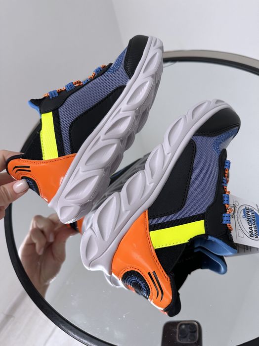 Детские легкие кроссовки слипоны на резинках Skechers 27/30/32/33р