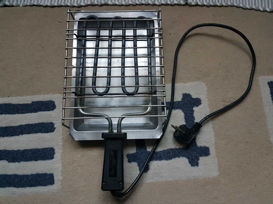 2 Grelhadores eléctricos - 1 Novo e 1 em otimo estado
