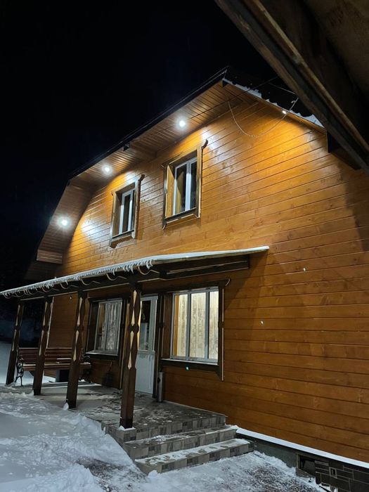 Відпочинок у Карпатах: Садиба "У Ірини"