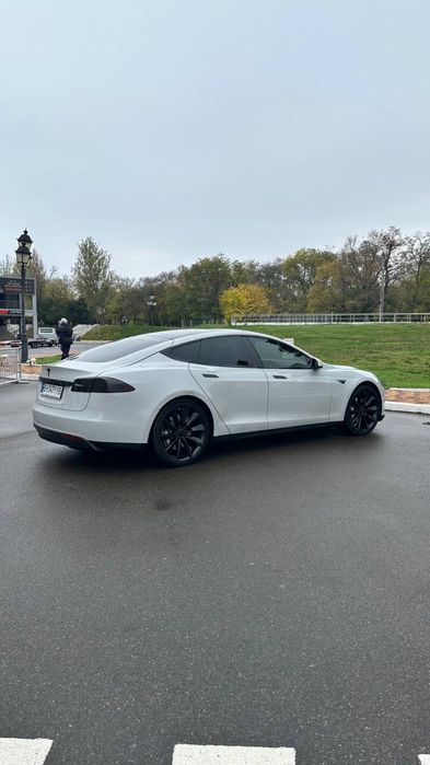 Tesla Model S 2013 p85+