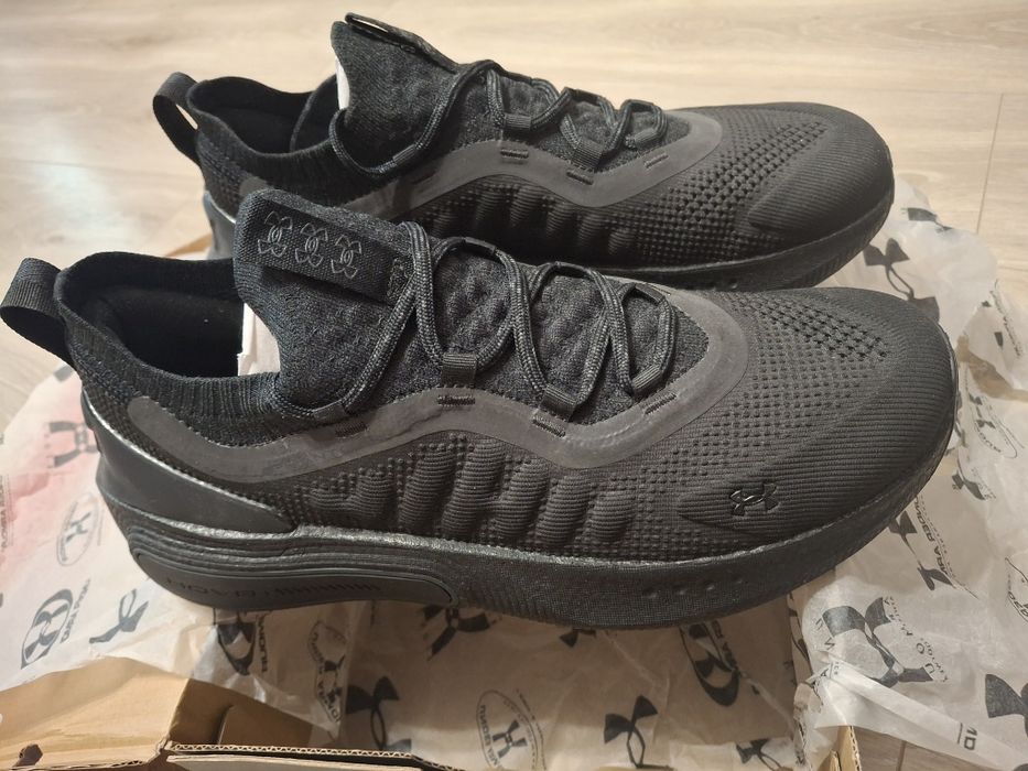Кросівки UnderArmour чорні нові