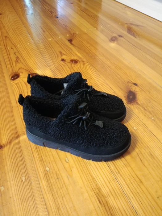 Продам женские полуботинки