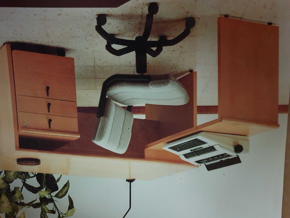 Secretárias em Madeira Natural  Carvalho