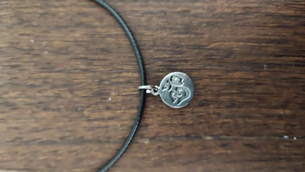 Colares Flor de Lotus, OM, Ioga