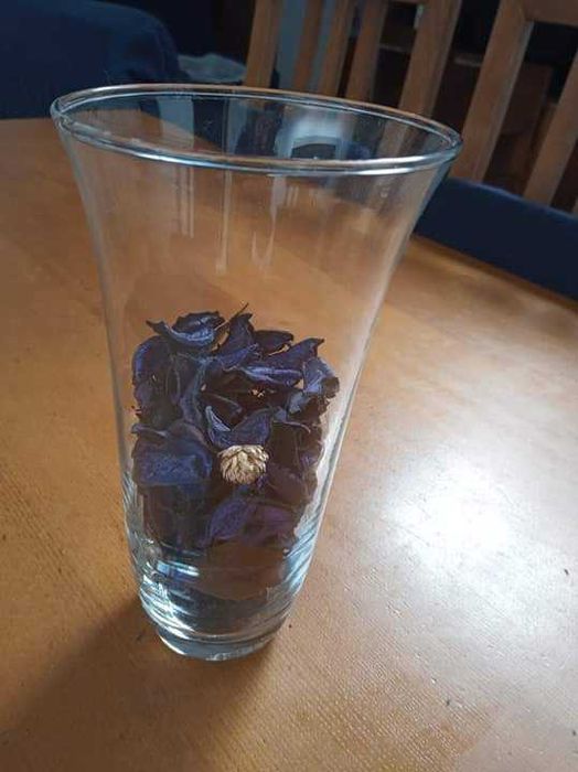 Jarra de vidro com pout pourri