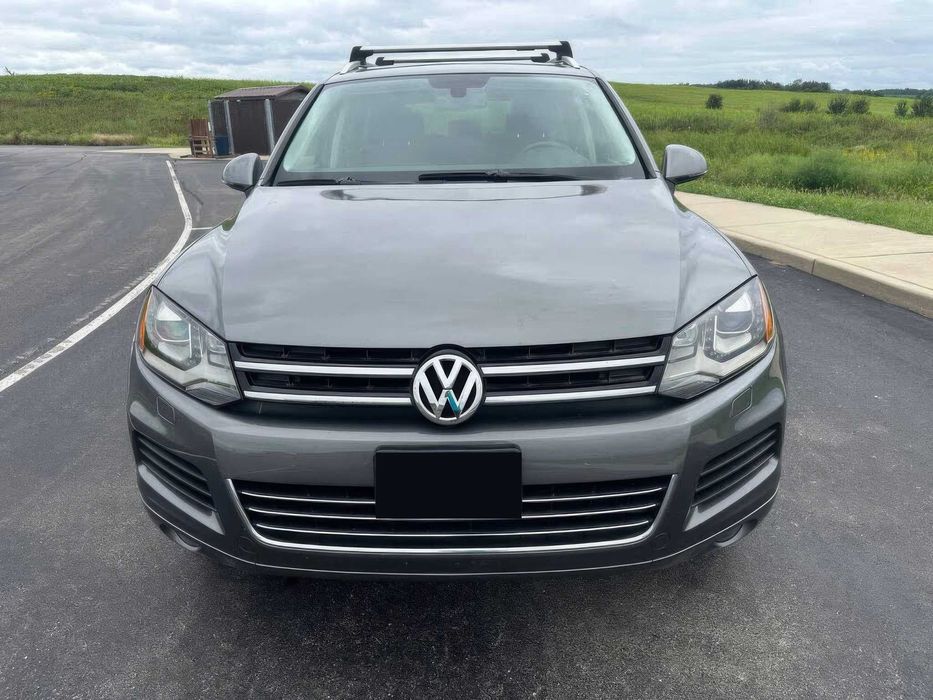 Volkswagen Touareg Sport with Nav      2014