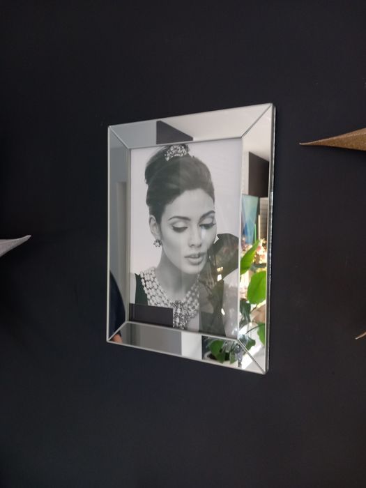 Ramka lustrzana 28x37 cm wisząca