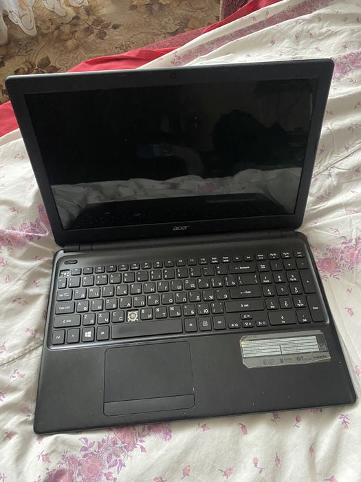 Acer Aspire E1-522