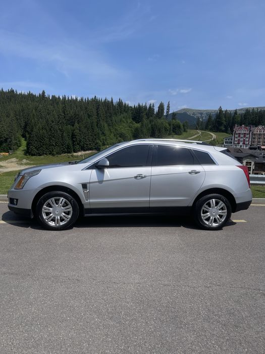 Cadillac srx 2011 року