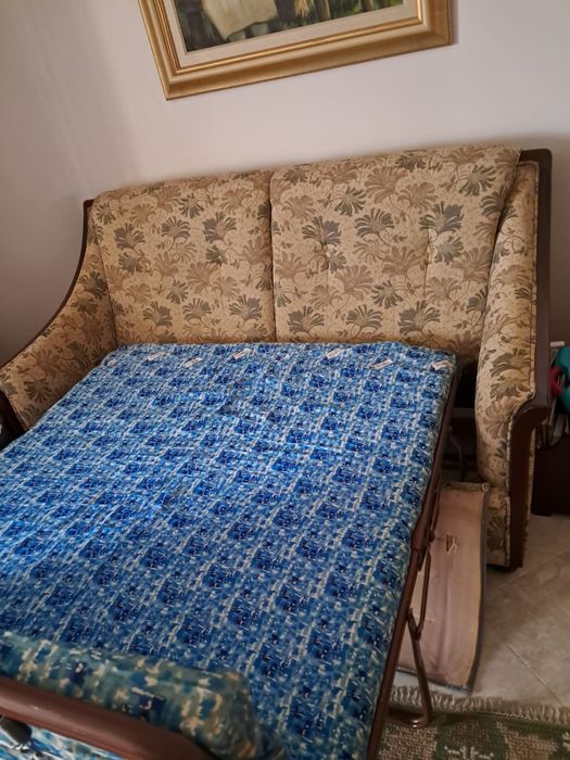 Sofá cama e 2 maples