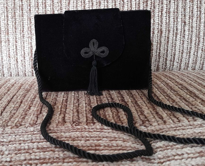 Бархатный клатч Италия