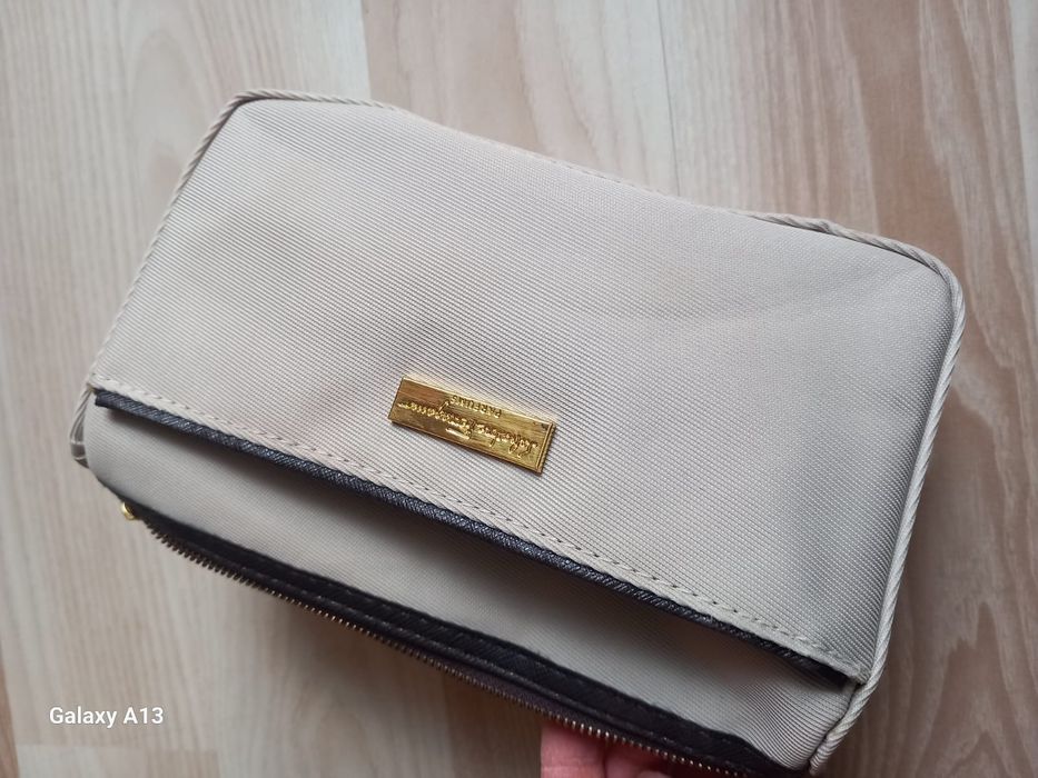 Salvatore ferragamo kosmetyczka damska