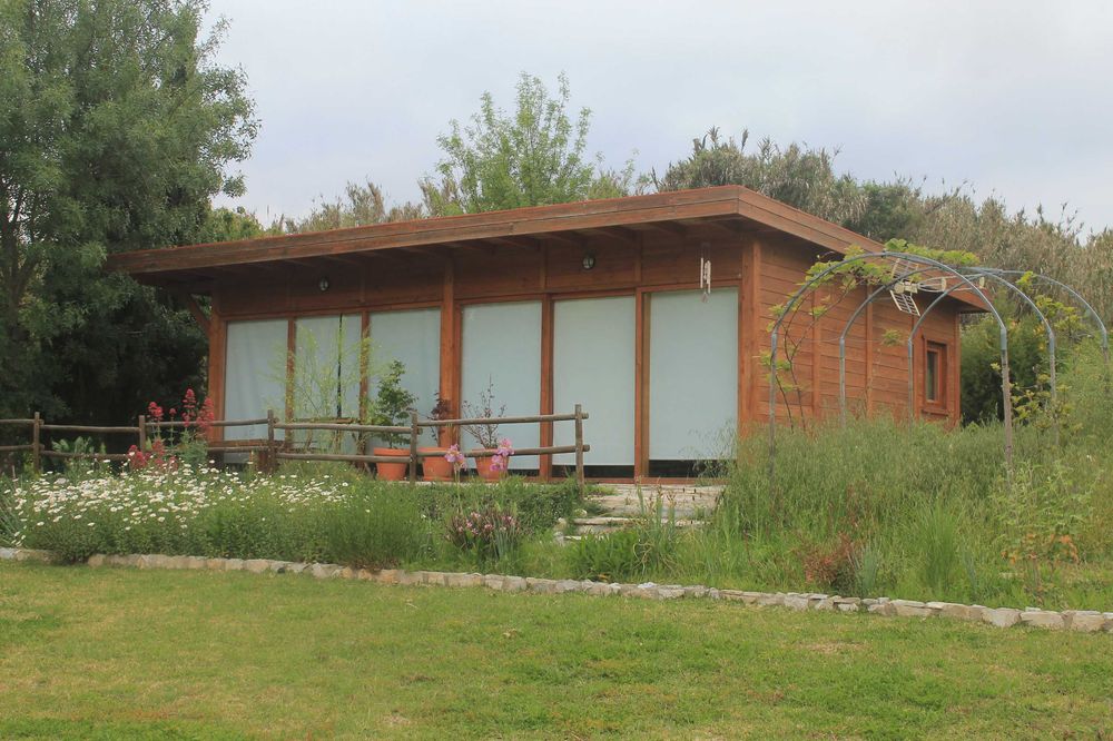 casa de campo em madeira na natureza