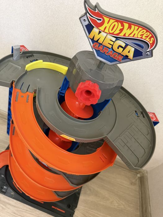 Мега Гараж Hot Wheels Оригінал!!