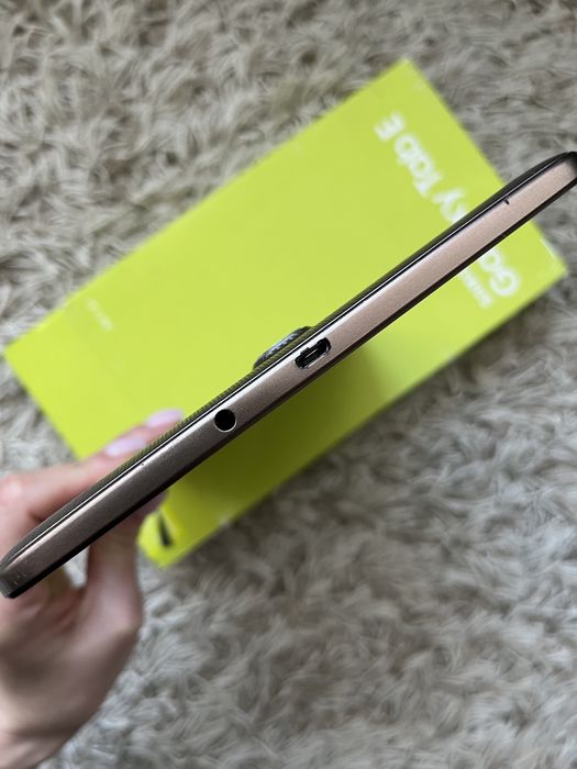 Планшет samsung Galaxy Tab E