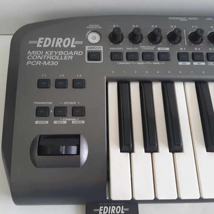 Teclado Controlador Midi Roland Edirol PCR-M30