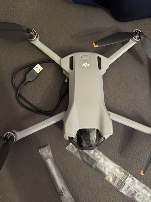 Drone DJI Mini 3 + RC + extras