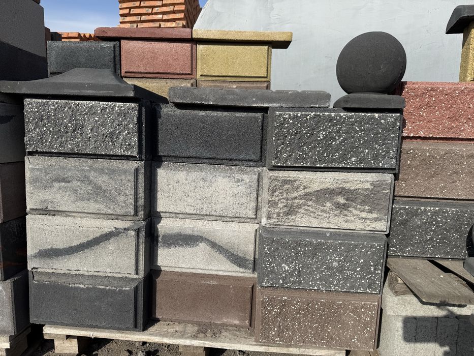 Блок РВАНИЙ для парканів