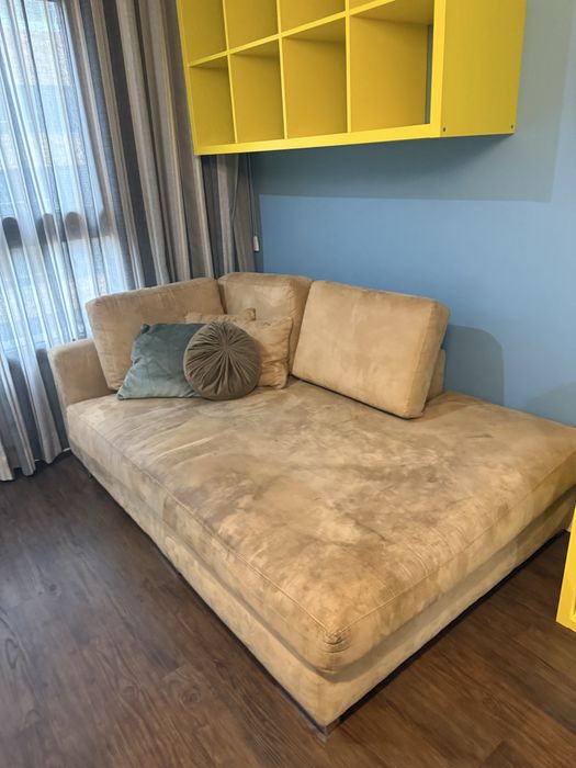 Vendo quarto completo, com cama dupla e gaveta + sofa cama de canto (com ou sem) em muitíssimo bom estado, seminovo