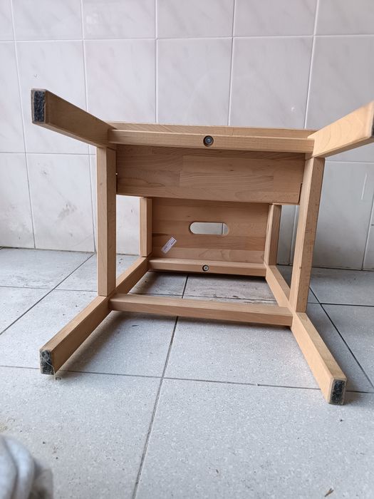 Escadote 2 degraus em faia IKEA BEKVÄM como novo