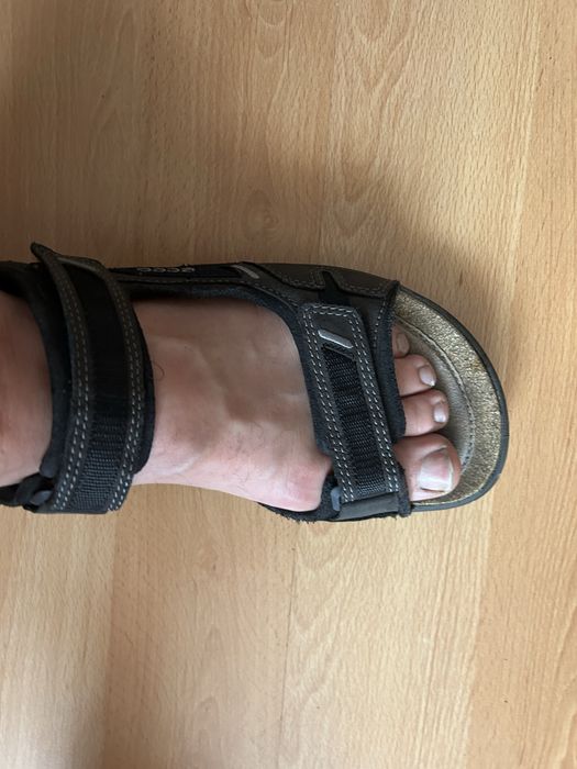 Ecco piękne sandały rozmiar 44