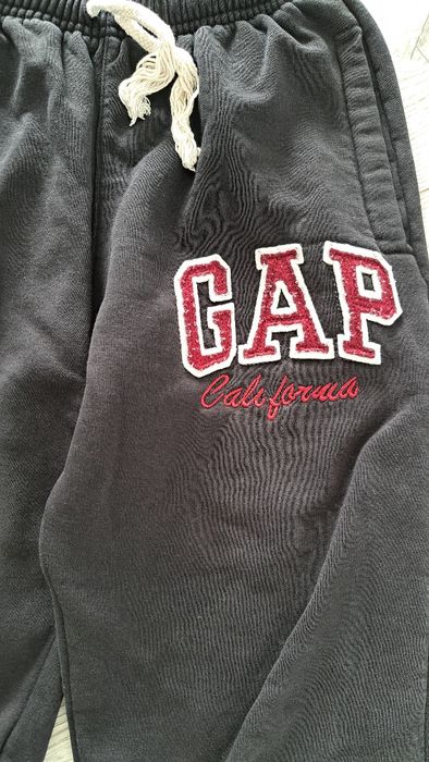 Spodnie dresowe gap 146 chlopiece