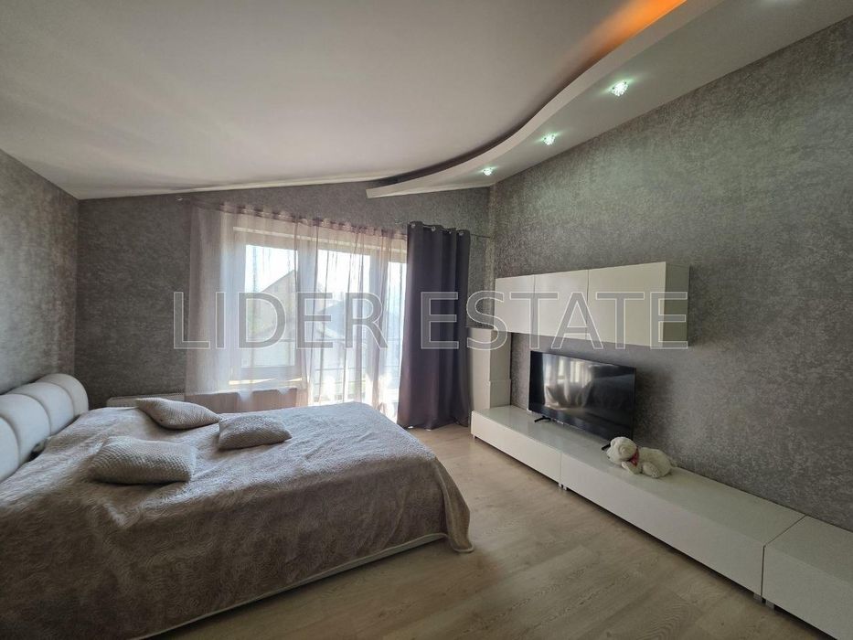 Продаж будинку 5 кімн в Ужгороді, 390 м², 8.5 сот.