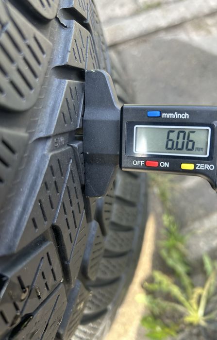 47 Opony Zimowe Pirelli 235/50/19 Bardzo Ładne