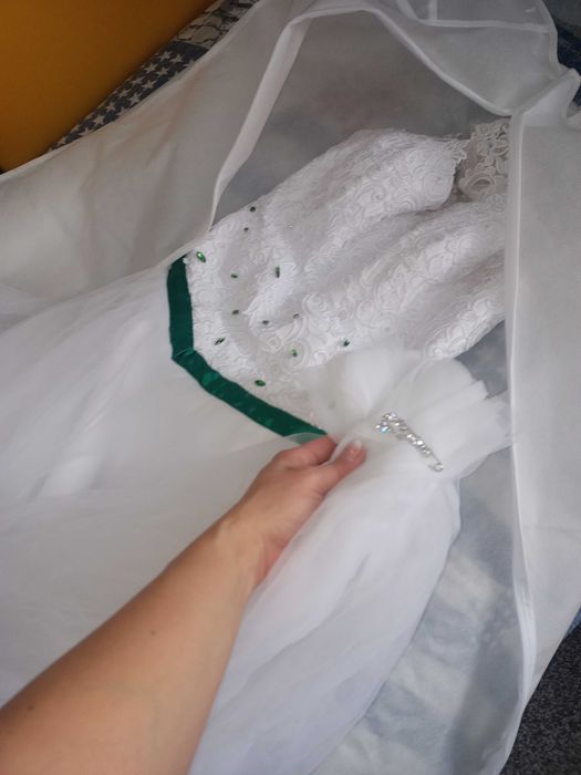 Suknia ślubna / zielony pas