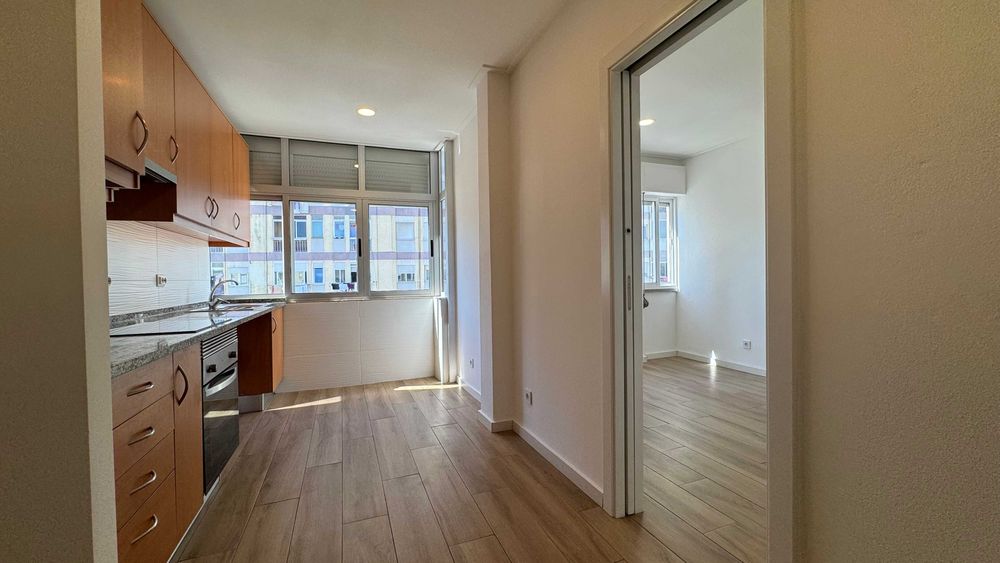 Apartamento t1 à venda na Rua Correia Teles, 15