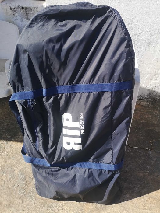 Prancha de  BODYBOARD, COMO NOVA + Pés de pato Redley + leash