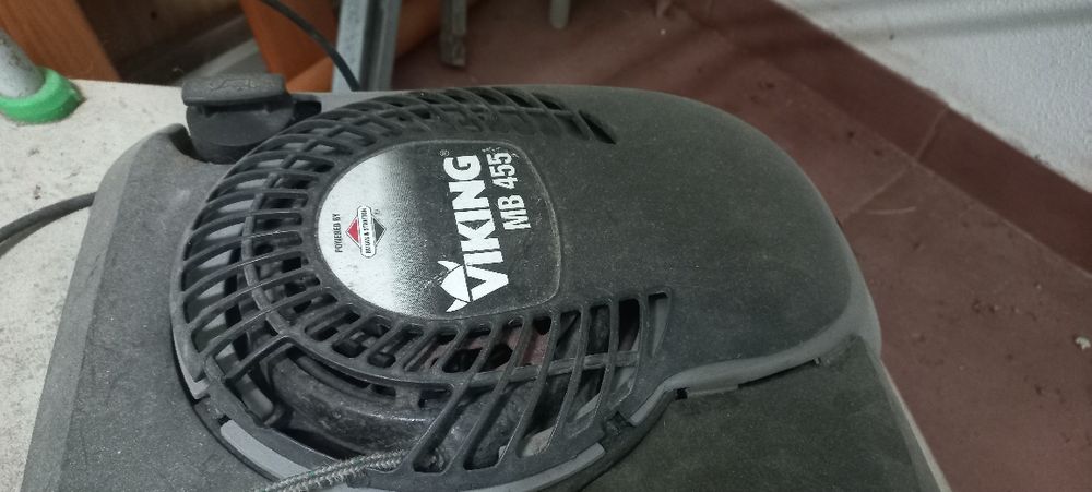 Maquina de cortar relva